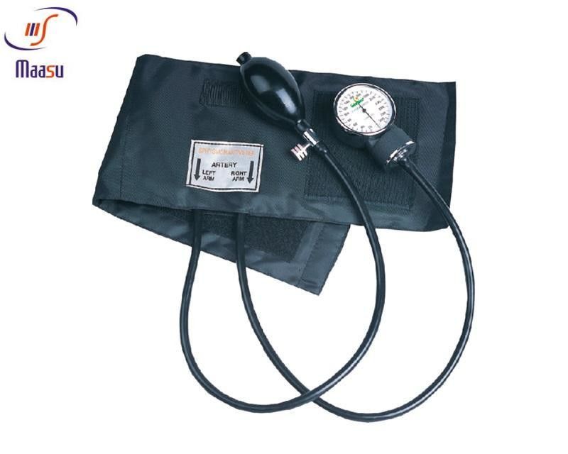 Arm Medical Diagnostic Equipments , Aneroid Sphygmomanometer Palm Type With Stethoscope